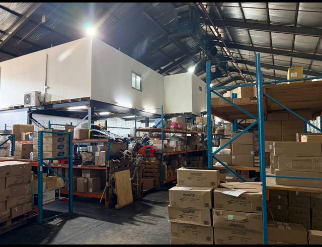 1,200M² WAREHOUSE TO LET IN LOWER BO-DORP
